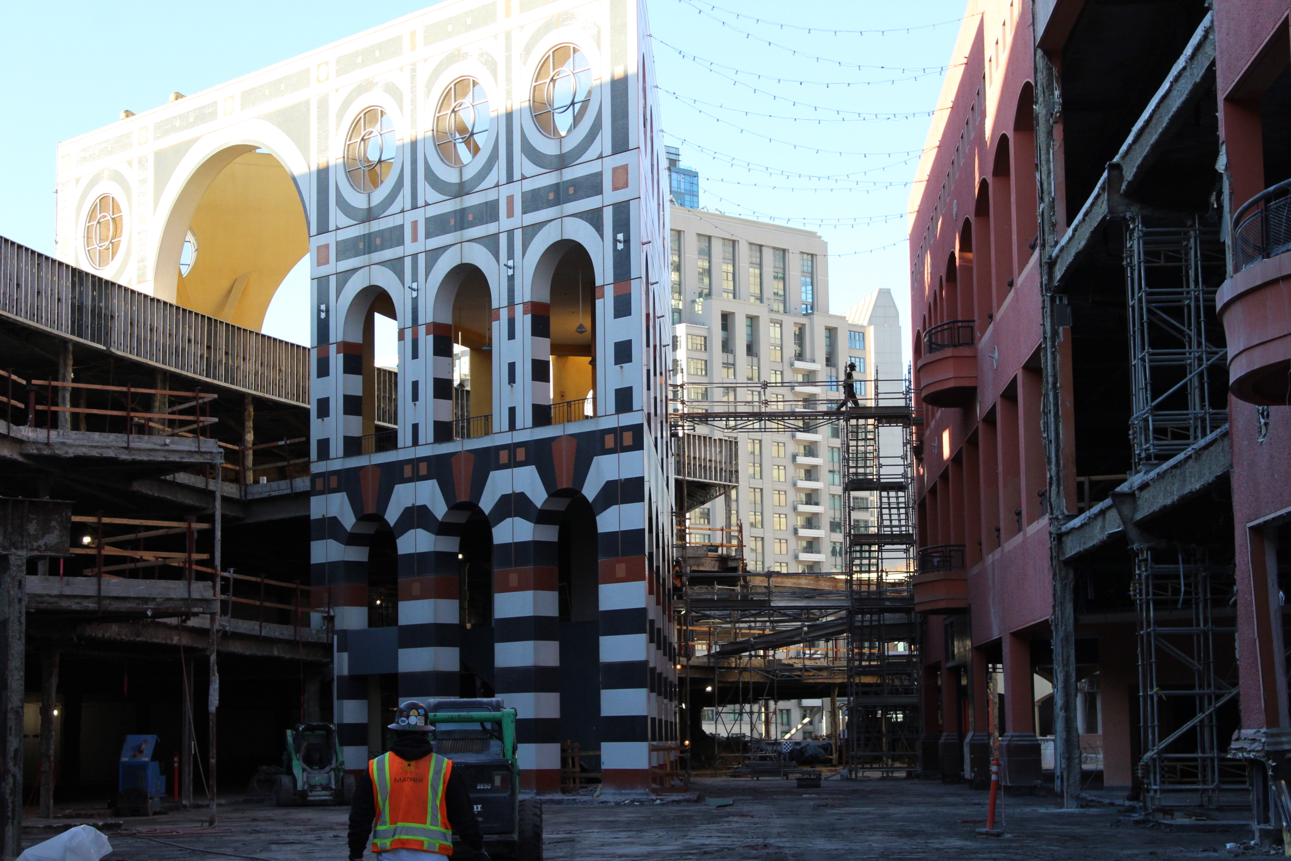 Horton Plaza Mall: Fun is Over - Topos Magazine